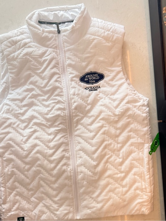 Holloway Other - Oceania Branded Holloway White Quilted Vest with Navy Crest